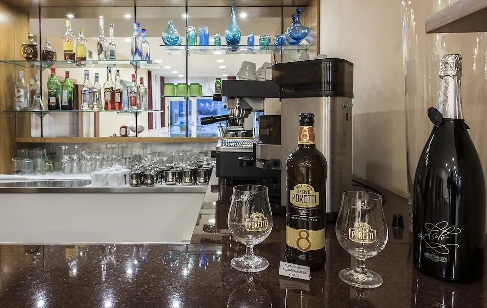 ***  Hotel Regina Gravedona Italie
