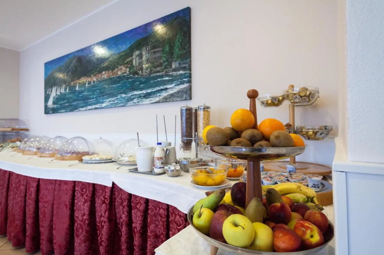 Hotel Regina Gravedona 3*,